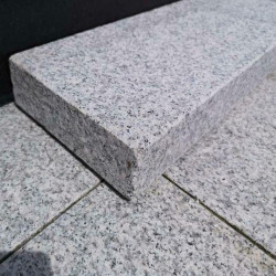 6 x 30 cm Granit Bordsteine Griys grau