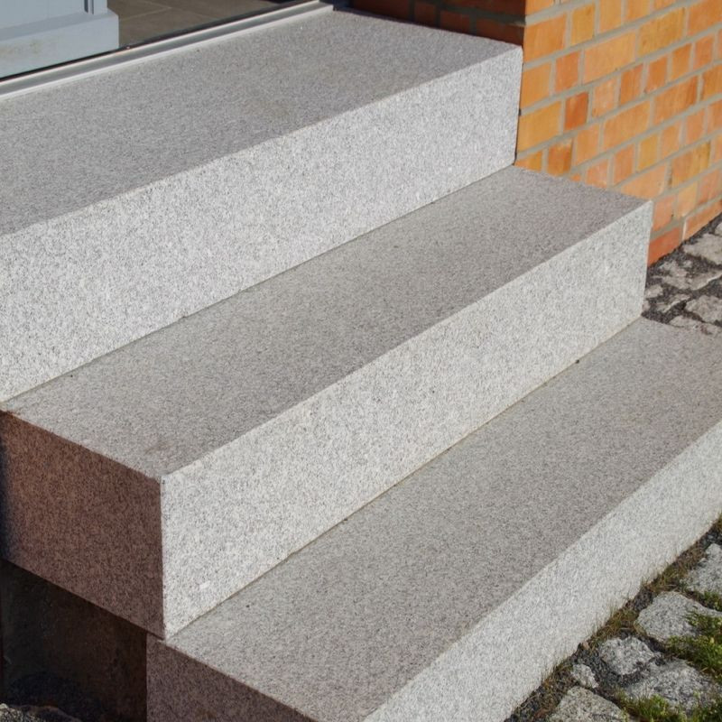 20 x 40 cm Granit Blockstufen Griys hellgrau 100 cmlang