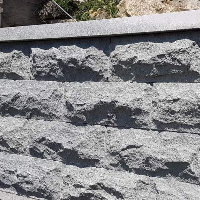 20 x 20 cm Basaltlava Schlossmauersteine anthrazit