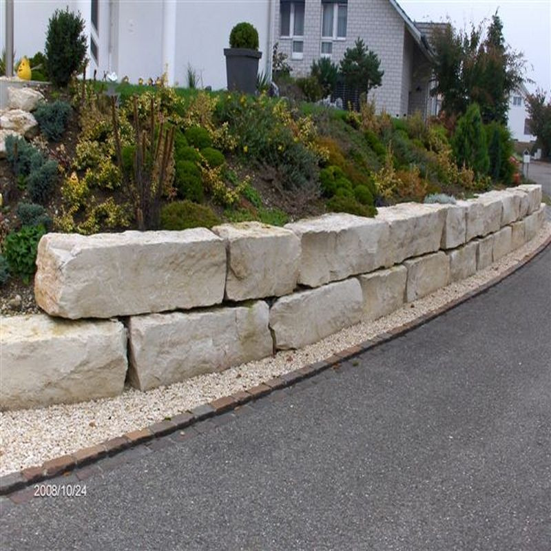 30 - 40 cm hohe Jurakalk-Mauersteine gelb-weiß