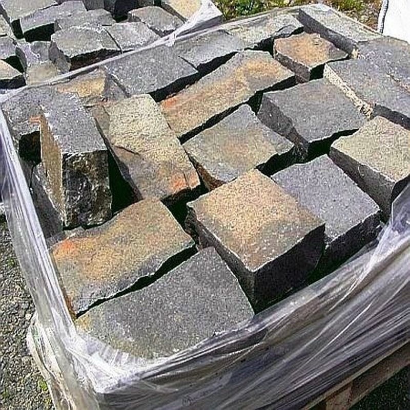 Basalt Pflastersteine schwarz - anthrazit Bindersteine