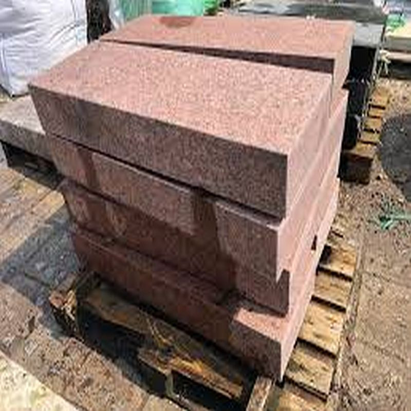 18 x 45 cm Granit Blockstufen Laahs rot