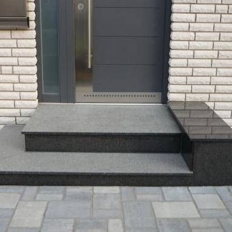 8 cm starke Granit-Podestplatte Pedro Black schwarz 200 x 100 cm